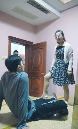 绝世医仙海报